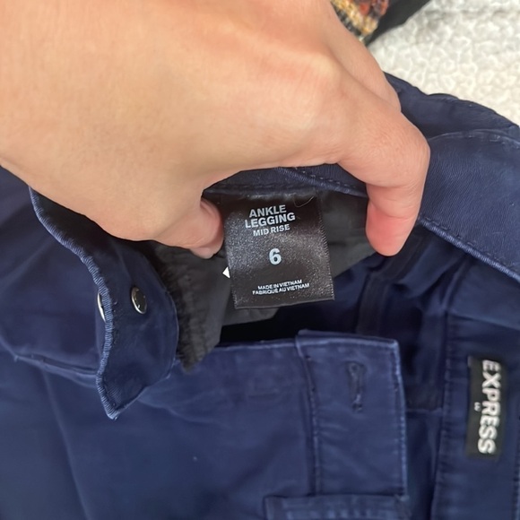 Express Mid rise skinny​​​​​​​​​​​​​​​​​​​ - Picture 3 of 4